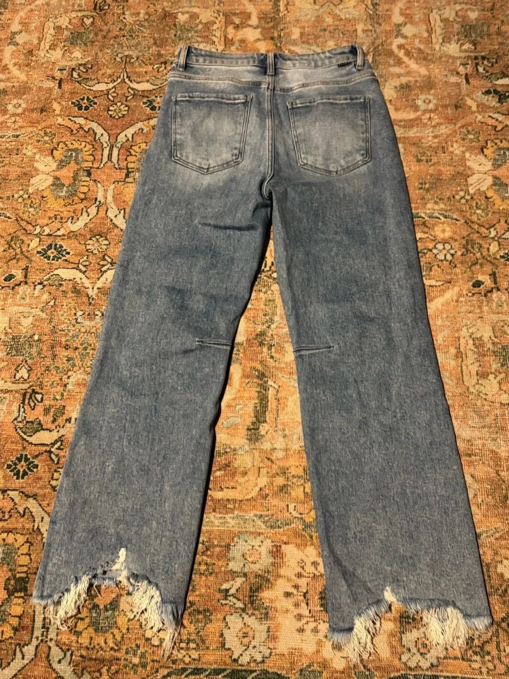 Risen distressed crop jeans